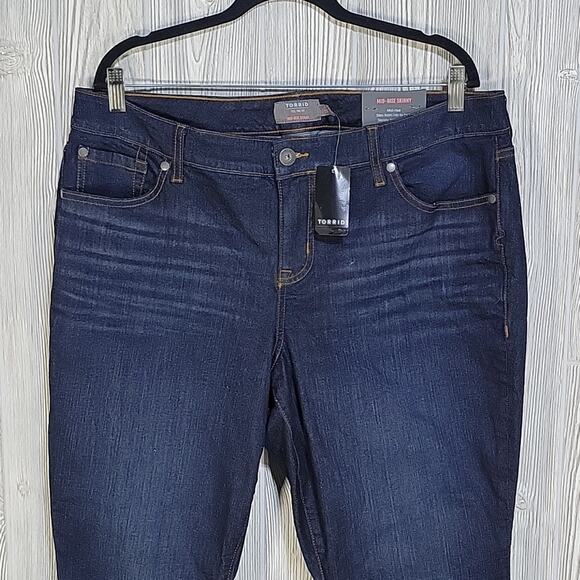 Torrid Mid Rise Skinny Vintage Stretch Jeans, Dark Wash, Women's Plus Size 18T - Picture 2 of 16